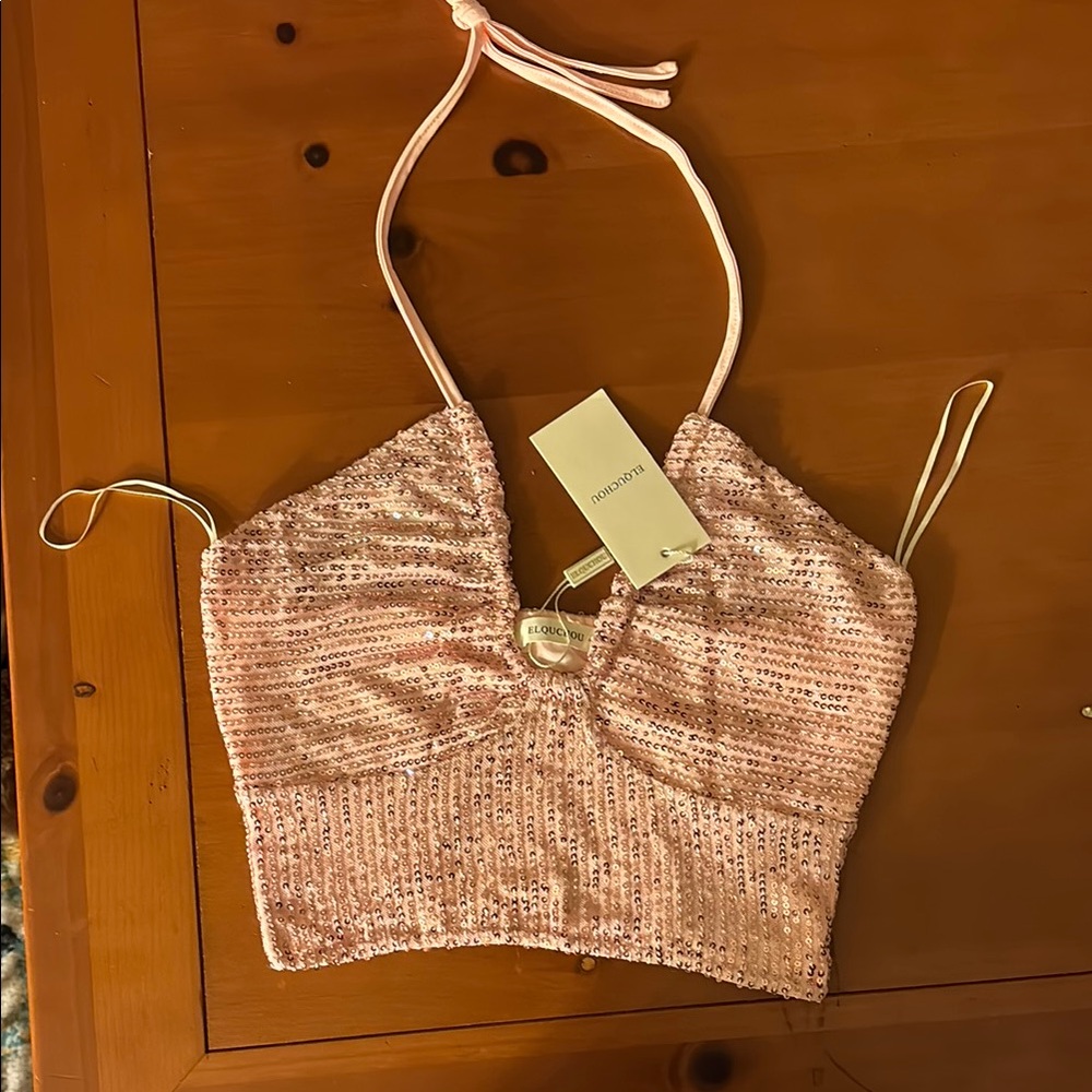 Elquchou Pink Sequin Sweetheart Crop Top